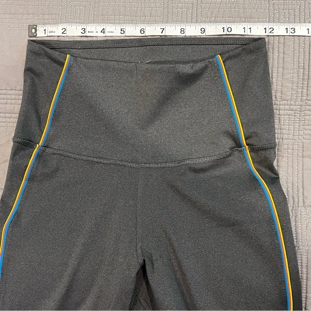 Nike Yoga  Womens Medium 7/8 Tights Sports Mid-Rise CU5360-032 Gray Running